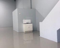 Seamless epoxy floor
